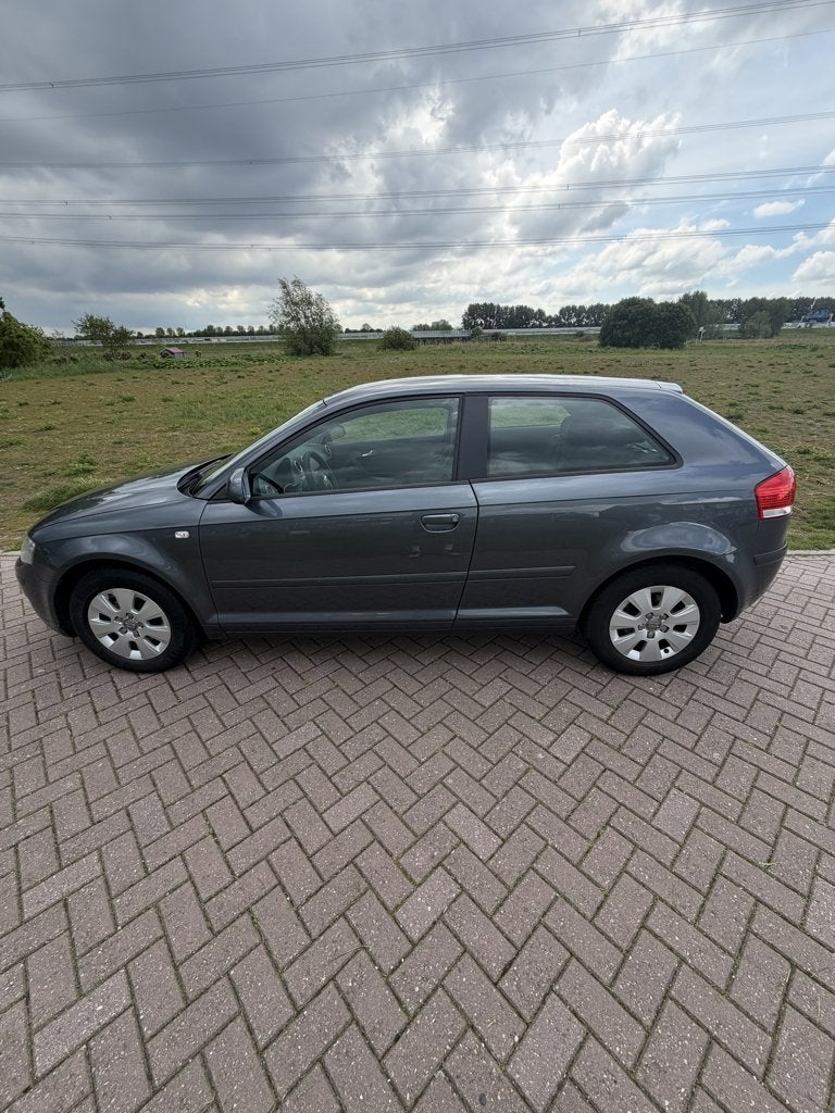 Audi A3 1.6 75KW 3D AUT 2007 Grijs, Stof, 4 cilinders, 1200 kg, Grijs