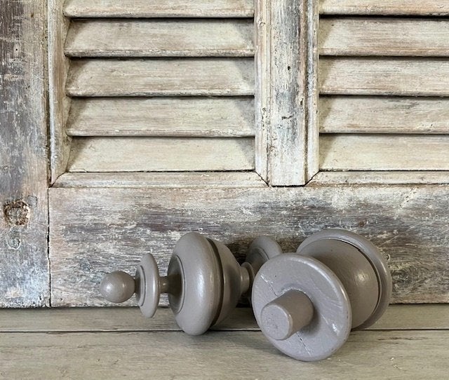 Set van 2 vintage Franse siertorentjes hout draaiwerk taupe, Ophalen of Verzenden