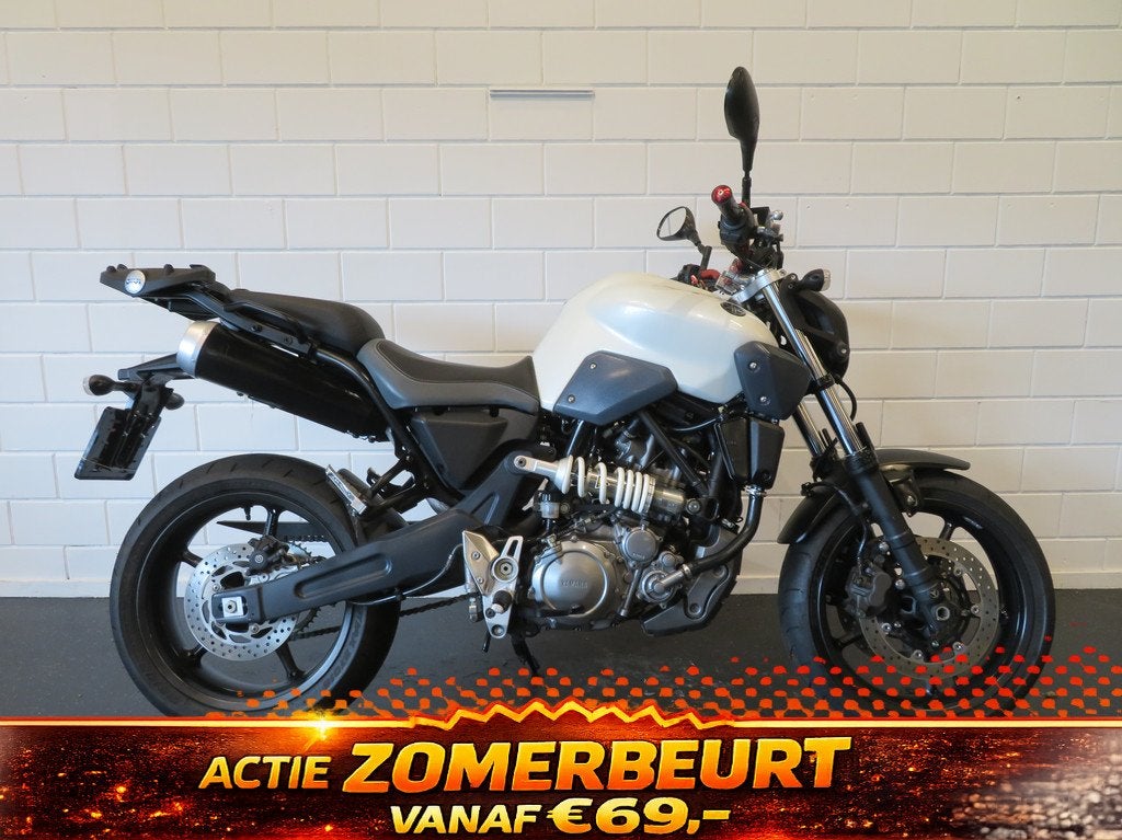 Yamaha MT 03 MT03 NAKEDBIKE 35KW! (bj 2010), Motoren, Motoren | Yamaha, 300 cc, Bedrijf, Toermotor