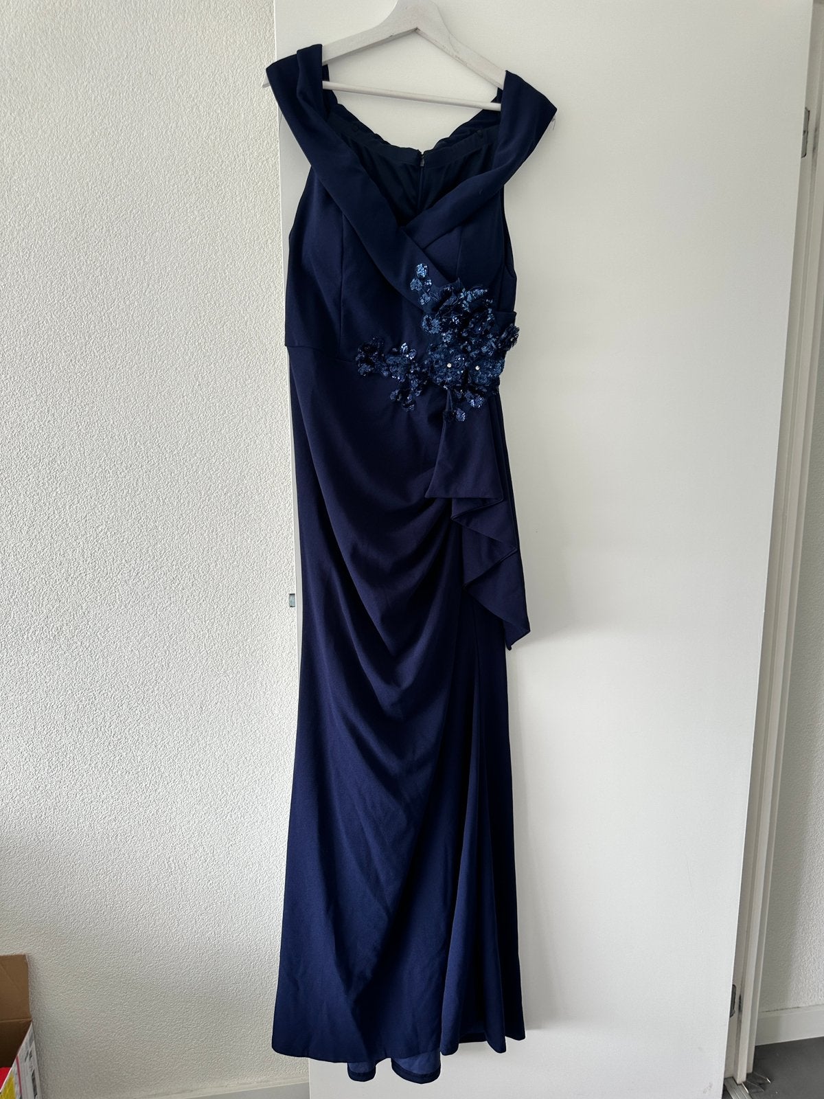 Hele mooie satijne jurk TE KOOP!!, Kleding | Dames, Ophalen of Verzenden, Zo goed als nieuw, Galajurk