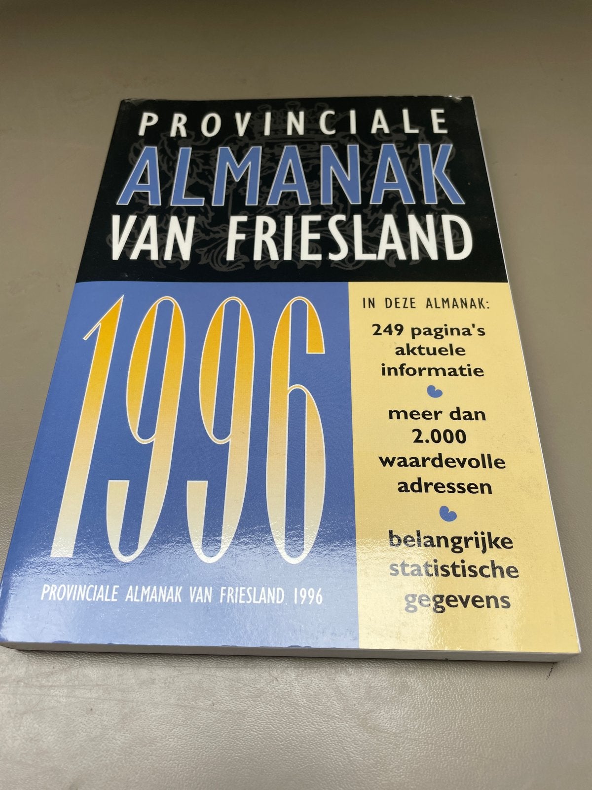 Provinciale Almanak van Friesland 1996 - Historisch Jaarboek, Verzenden, Zo goed als nieuw, Overige onderwerpen, Los deel