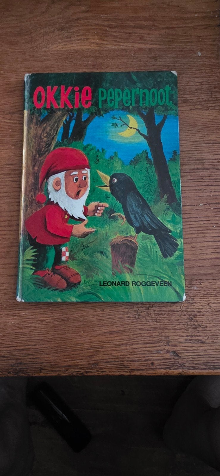 Okkie Pepernoot - Leonard Roggeveen (Sprookjesboek), Boeken, Ophalen of Verzenden, Gelezen, Leonard Roggeveen, Sprookjes