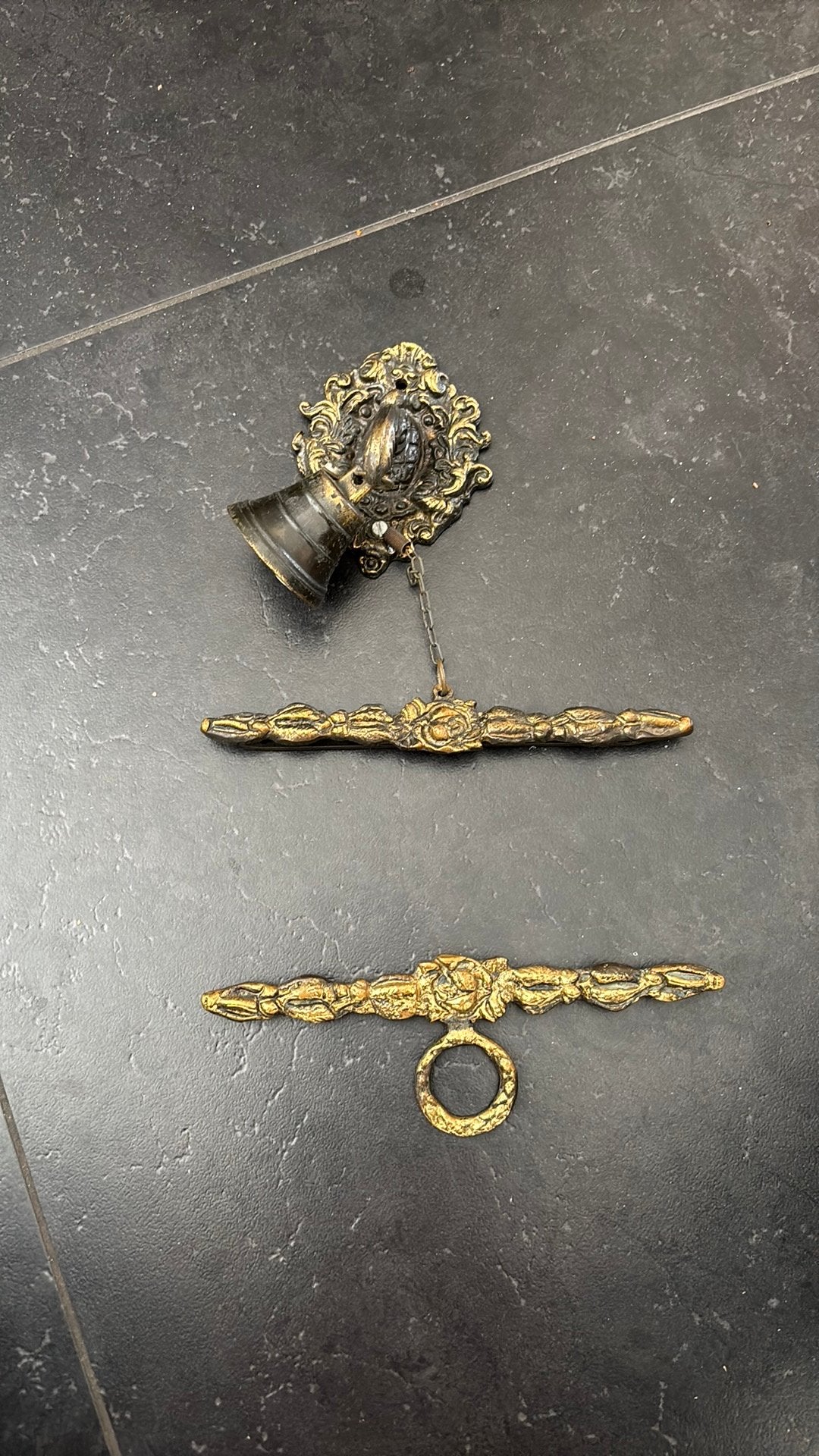 Decoratief schellekoord uiteinde met bel en ornamenten, Ophalen