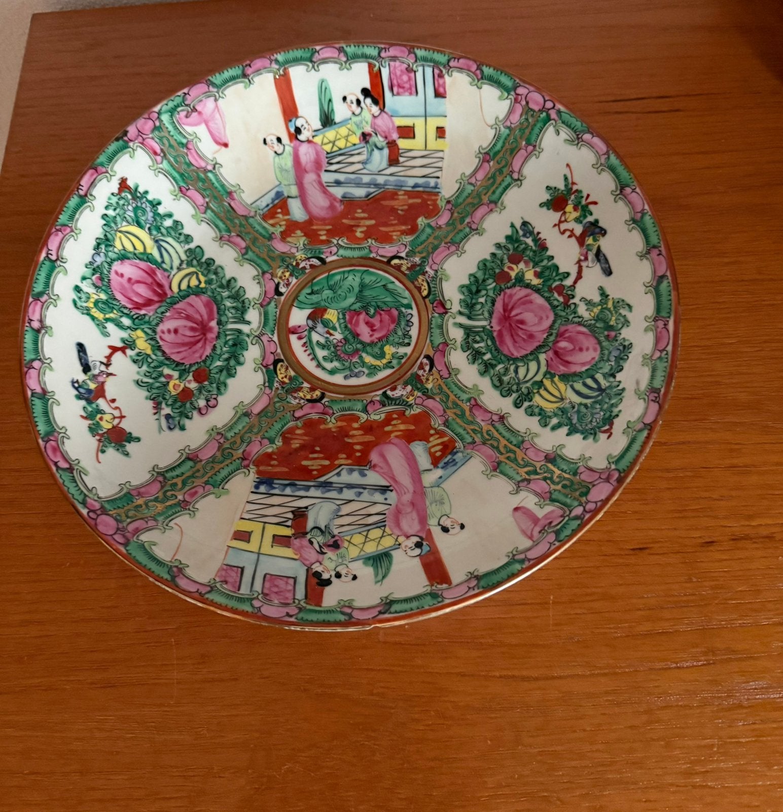 Antiek Chinees porseleinen bord met handgeschilderde decorat, Ophalen of Verzenden