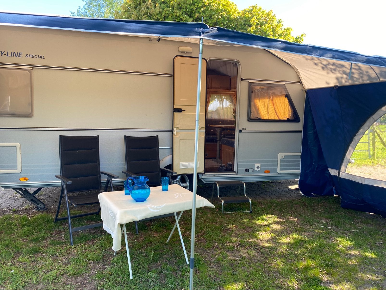 Kip 50 GB grey line special voortent en luifel, Caravans en Kamperen, Caravans, Rondzit, Kip, Frans bed, 6 tot 7 meter