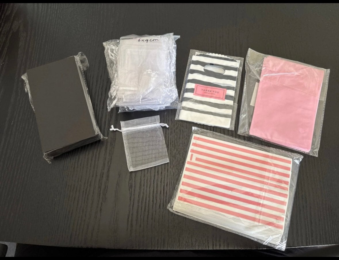 Tasjes en zakjes voor cadeautjes - 280 stuks, Ophalen of Verzenden, Nieuw