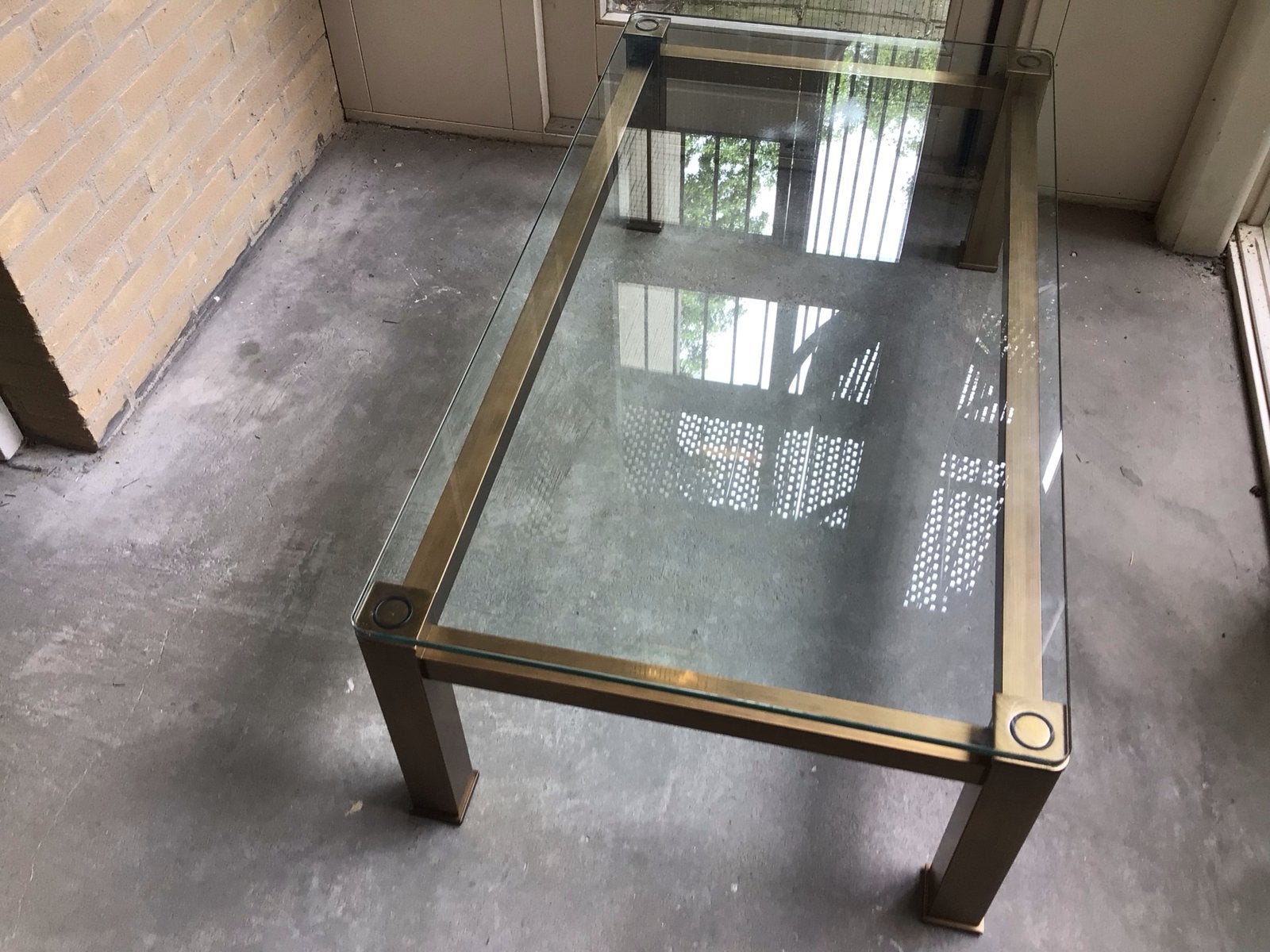 Salontafel messingkleurig onderstel met glazen blad, Huis en Inrichting, Tafels | Salontafels, Ophalen, Gebruikt, 100 tot 150 cm