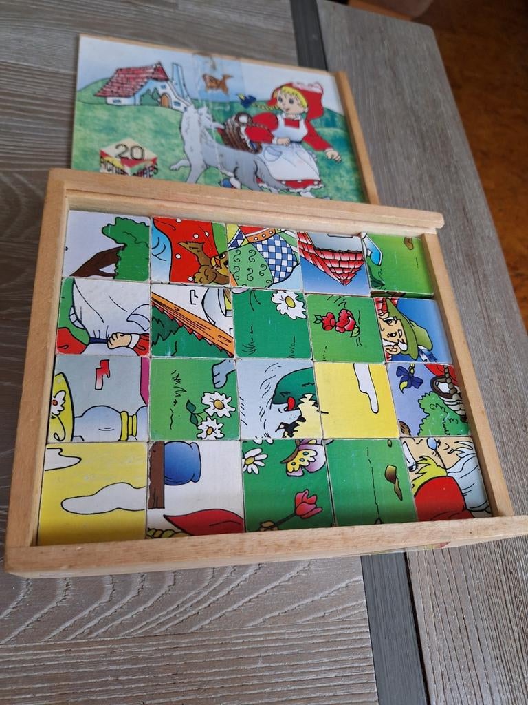 Vintage houten blokpuzzel Roodkapje, Ophalen of Verzenden, 10 tot 50 stukjes, Gebruikt