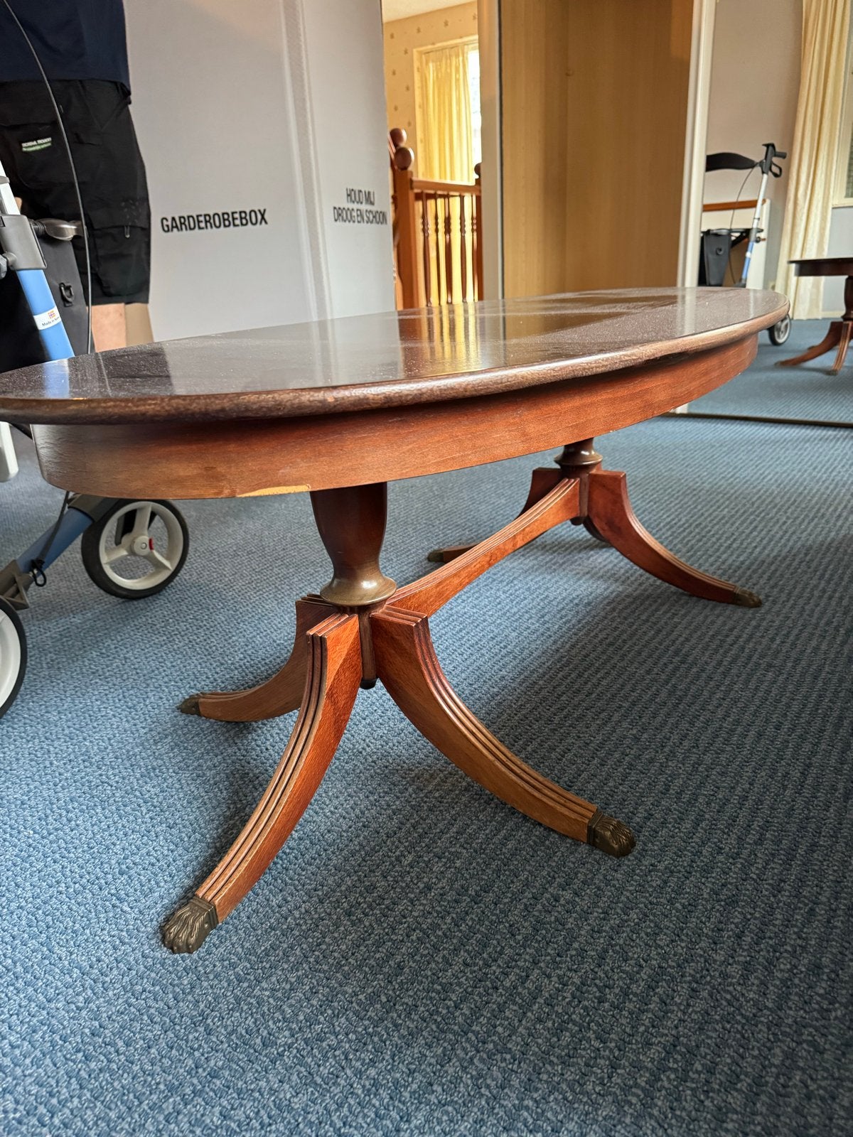 Mahonie salon tafel - gratis af te halen of kleine vergoedin, Ophalen of Verzenden, Gebruikt, Ovaal, Overige houtsoorten