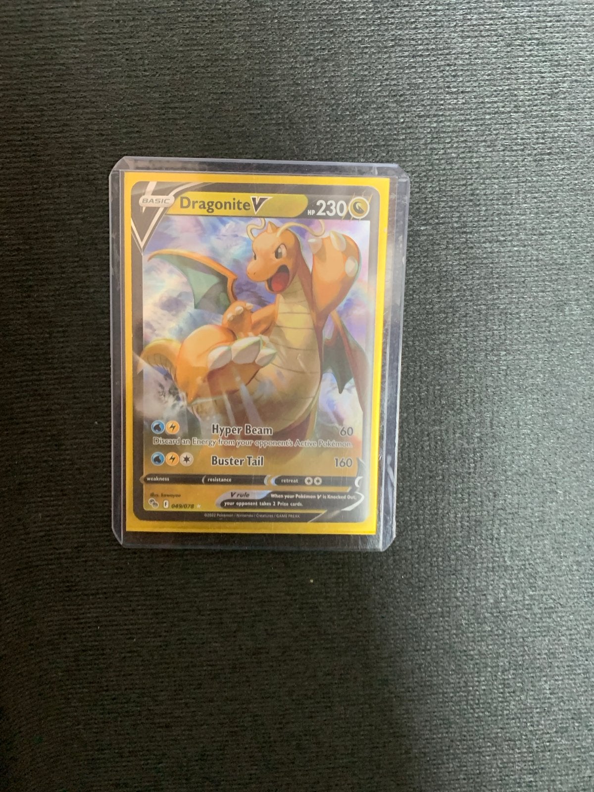 Dragonite V Pokémon kaart (Foil), Hobby en Vrije tijd, Verzamelkaartspellen | Pokémon, Ophalen of Verzenden, Zo goed als nieuw