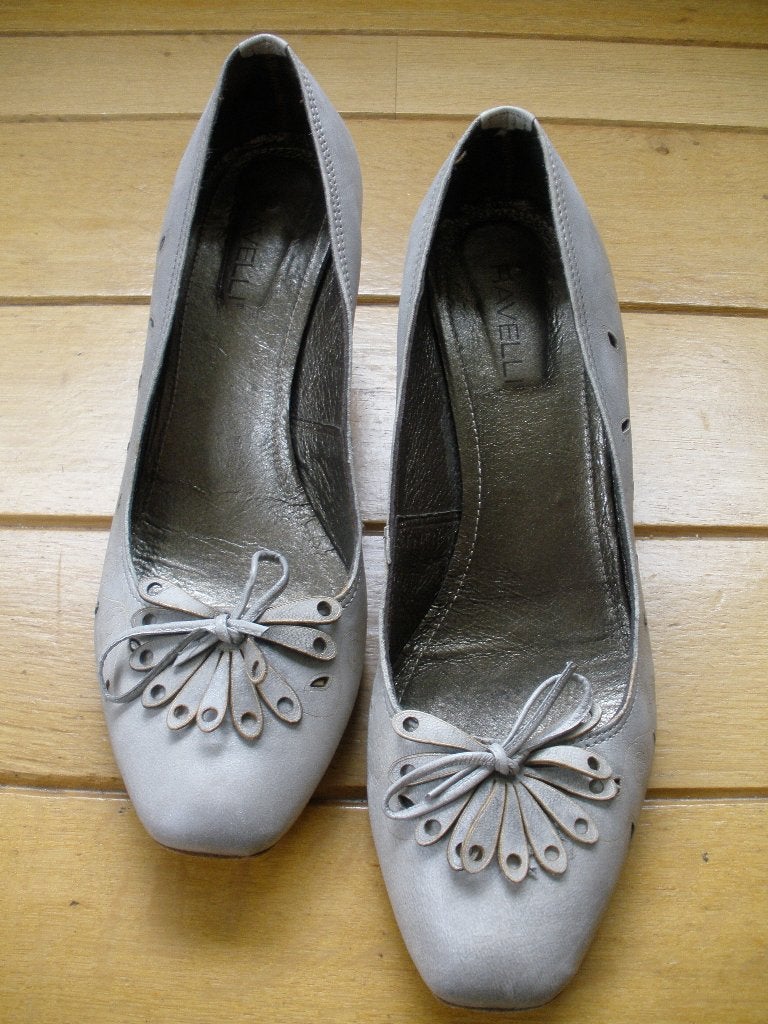 RAVELLI pumps grijs maat 42, Kleding | Dames, Ophalen of Verzenden, Zo goed als nieuw, Grijs