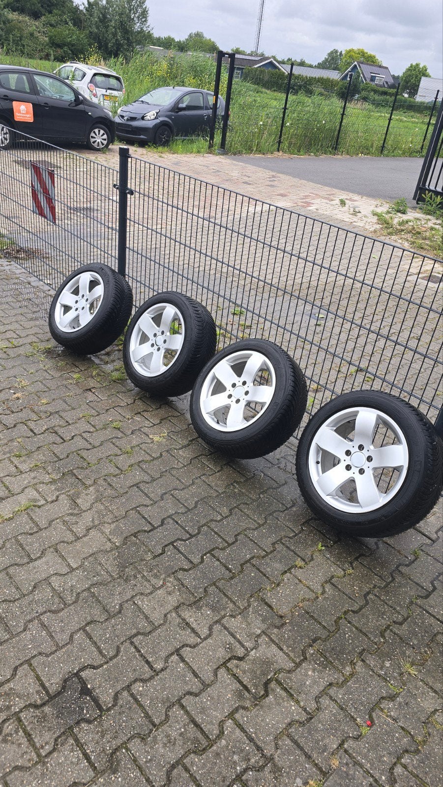 Mercedes w211 Michelin banden 17 inch velgen. 225/50/17, Gebruikt, Banden en Velgen, 17 inch, Ophalen of Verzenden