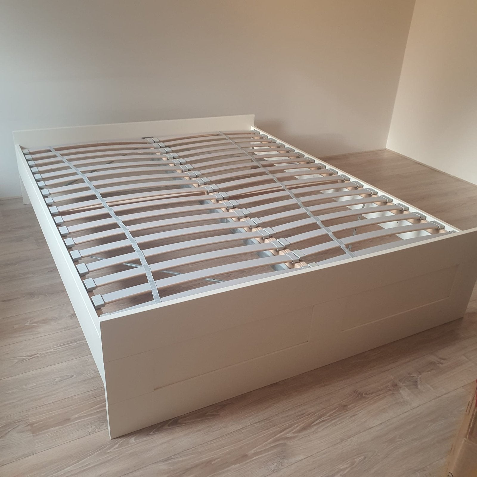 IKEA SKORVA Tweepersoonsbed met lattenbodem, Huis en Inrichting, Slaapkamer | Bedden, ., Wit, Tweepersoons, Zo goed als nieuw