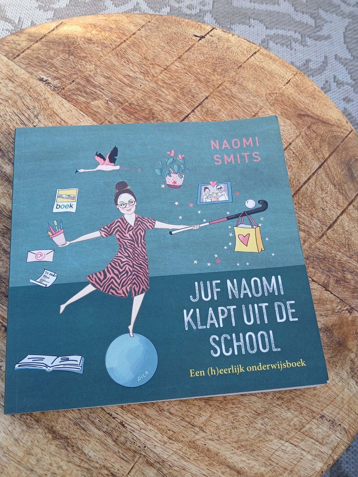 Juf Naomi Klapt Uit De School - Een (h)eerlijk onderwijsboek, Ophalen, Naomi Smits, Zo goed als nieuw, Gamma