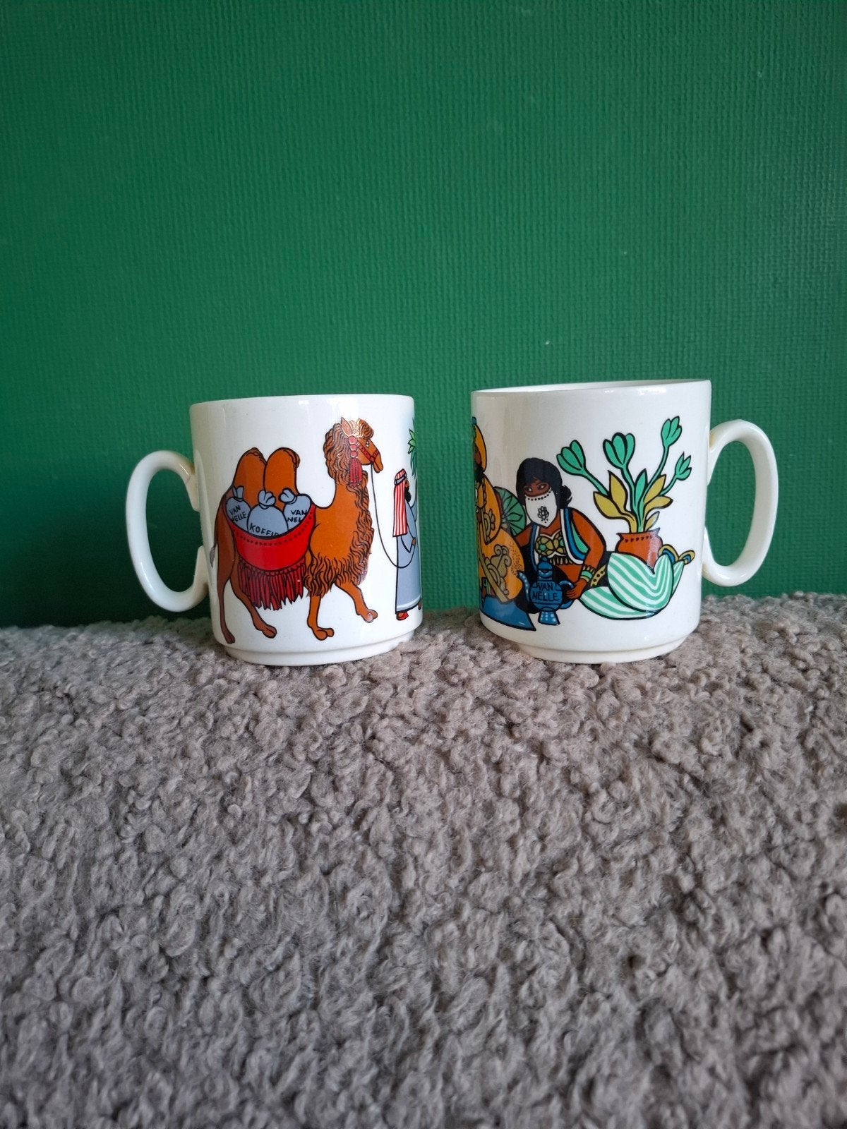 Mokken Villeroy en Boch, Ophalen of Verzenden, Porselein, Overige stijlen, Kop(pen) en/of Schotel(s)
