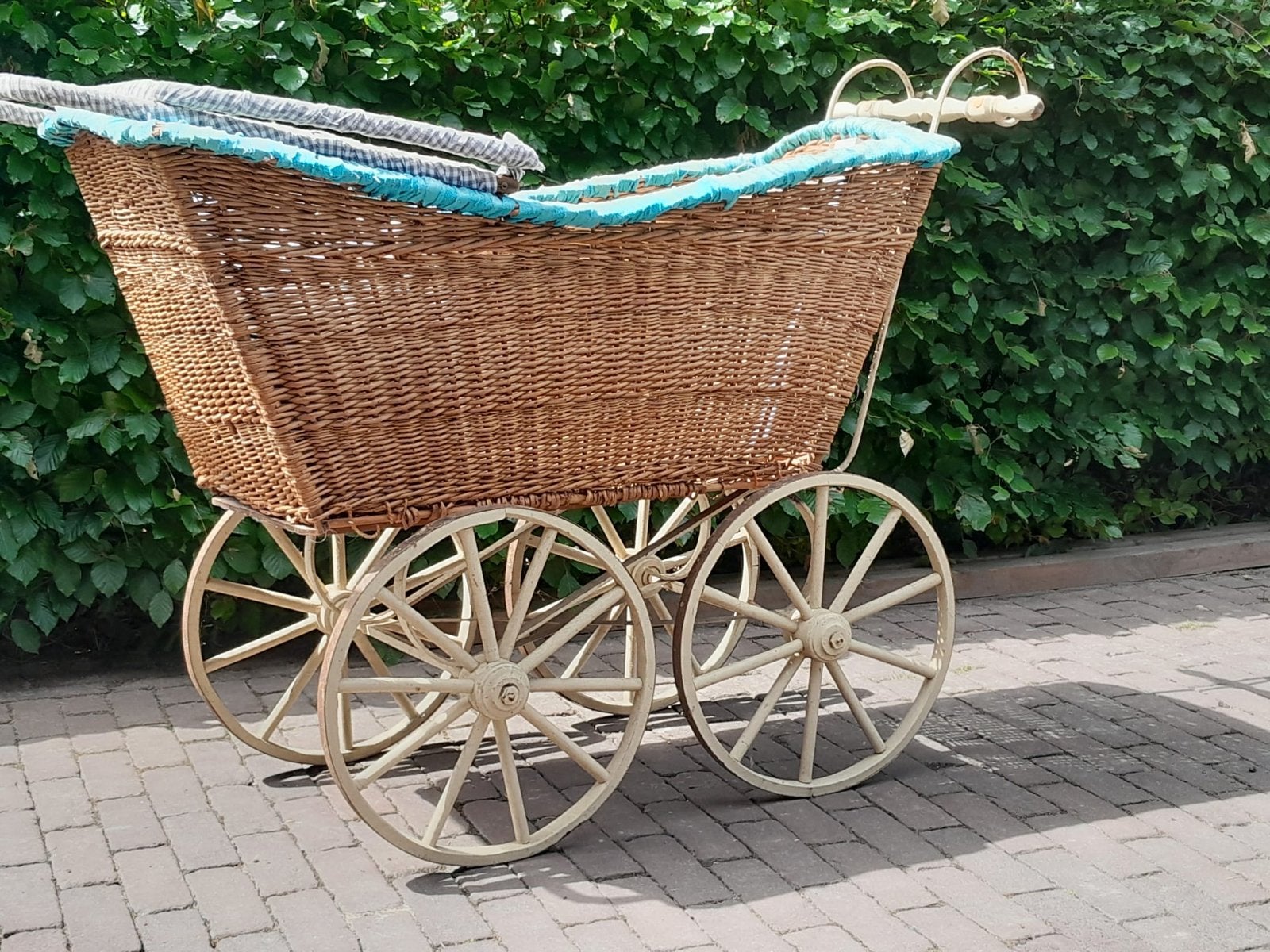 Antieke rieten kinderwagen met houten wielen, Ophalen, Gebruikt, Kinderwagen, Overige merken