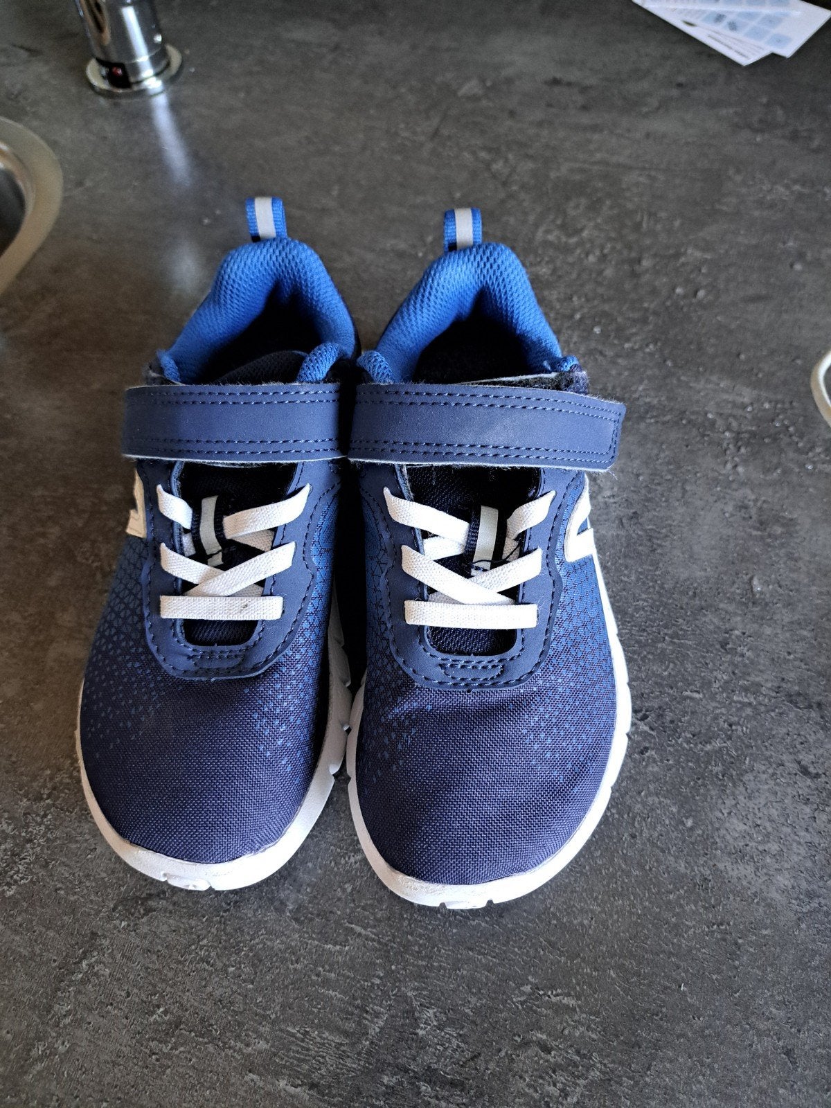Gymschoenen maat 28, Kinderen en Baby's, Kinderkleding | Schoenen en Sokken, Ophalen of Verzenden, Zo goed als nieuw