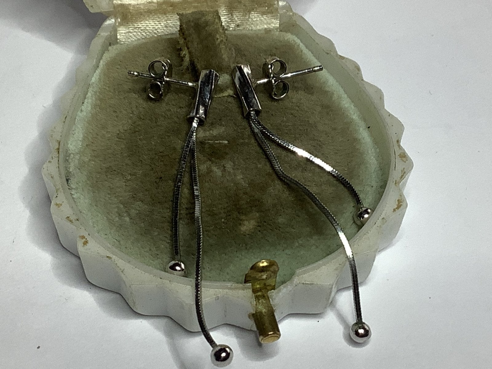PRACHTIGE 925 ZILVER OORKNOPPEN MET LANGE HANGERS, Sieraden, Tassen en Uiterlijk, Antieke sieraden, Verzenden, Zilver, Oorbellen