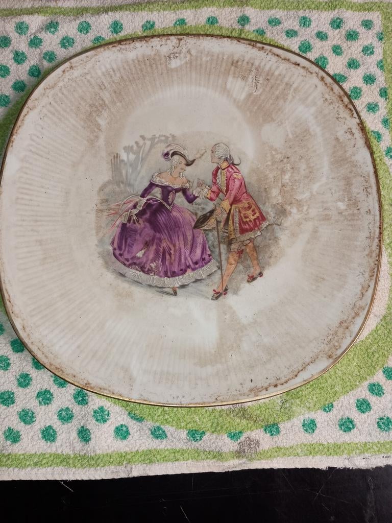 Porseleinen schaal met romantische scène, Ophalen