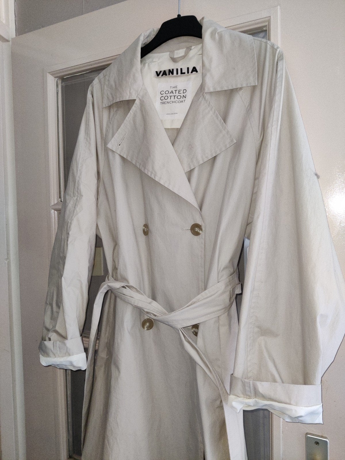 Vanilia trenchcoat maat M herfst jas, Ophalen of Verzenden, Zo goed als nieuw, Maat 38/40 (M), Beige