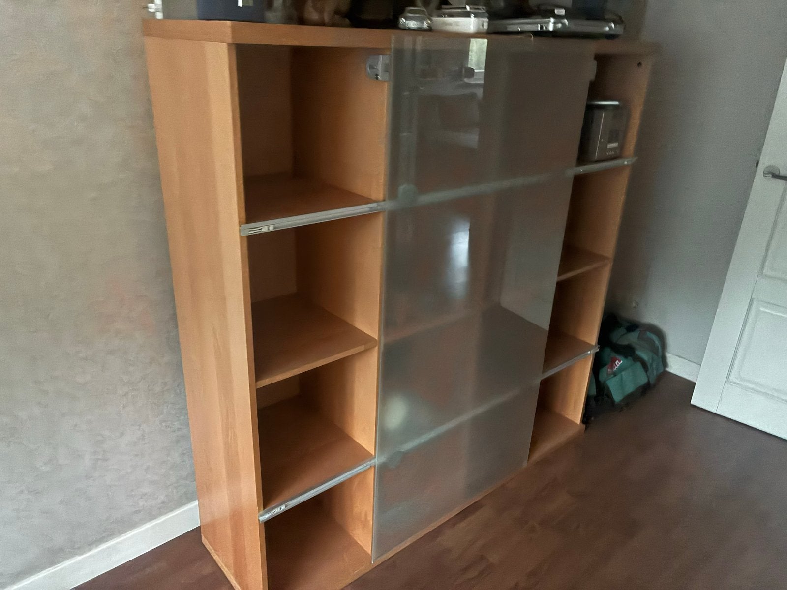 Houten kast met glazen schuifdeuren, Ophalen, Gebruikt
