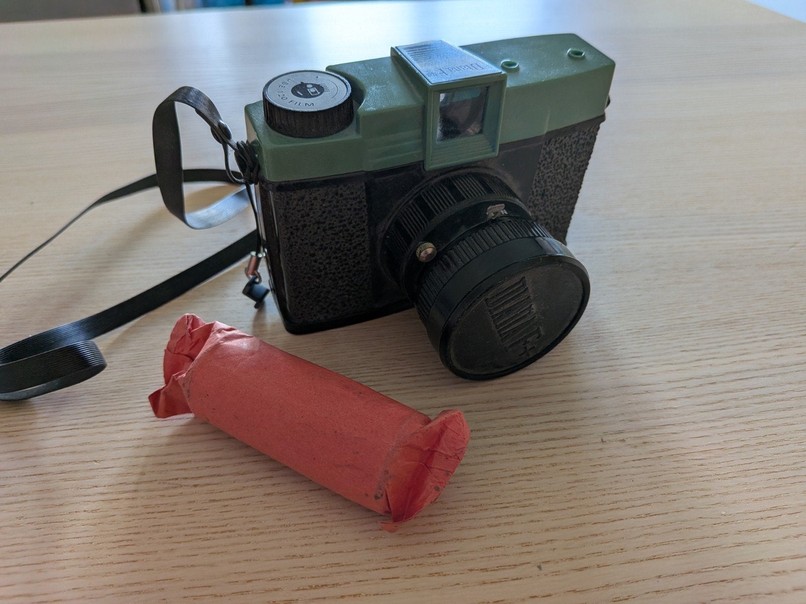 Diana F+ camera met lensdop en filmrolhouder, Ophalen of Verzenden