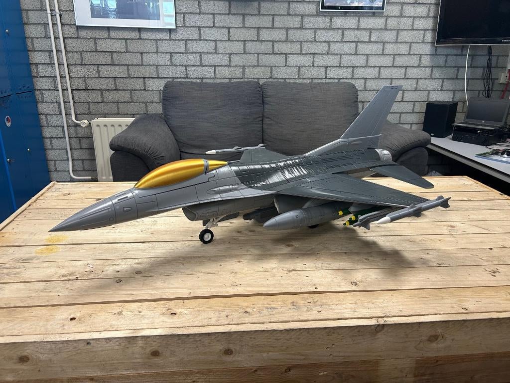 Uniek F-16 Schaalmodel met Wingtip Verlichting via USB-C!, Nieuw, Groter dan 1:72, Vliegtuig, Ophalen