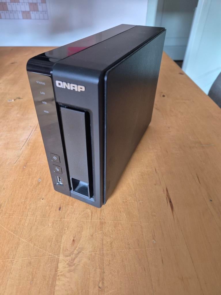 QNAP NAS behuizing (leeg) TS-119P II, Computers en Software, Ophalen of Verzenden, Gebruikt