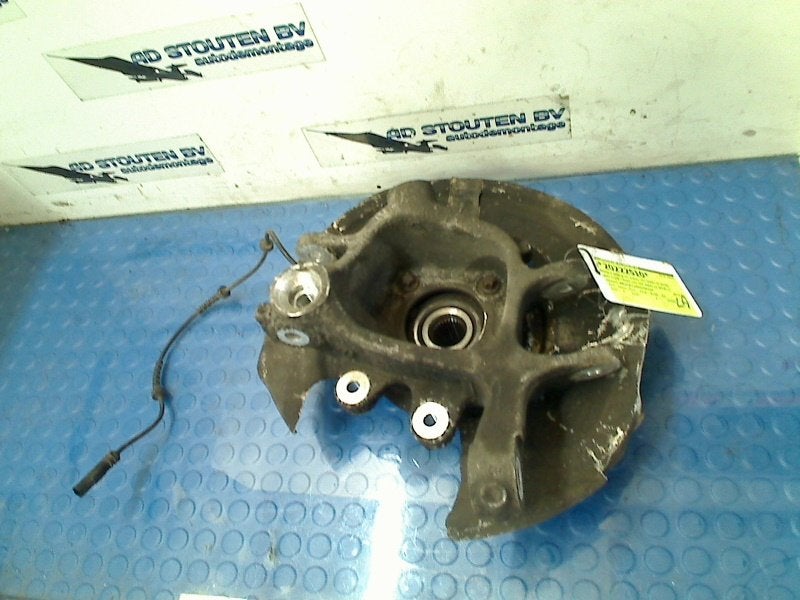 Fusee Links Achter BMW 5 serie (F10) (2010-09/2011-08), Auto-onderdelen, Gebruikt, Petuelring 130, München 80809, , Duitsland