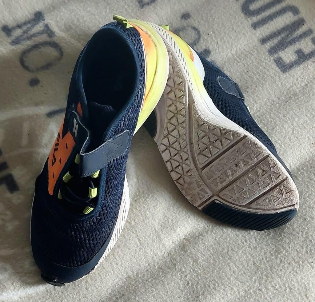 kinderschoenen maat 37, Ophalen, Fila, Zo goed als nieuw, Jongen of Meisje
