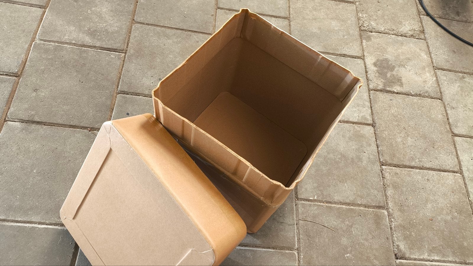 Stevige geperste kartonnen dozen met deksel, Ophalen, Doos, 40 tot 60 cm, Nieuw