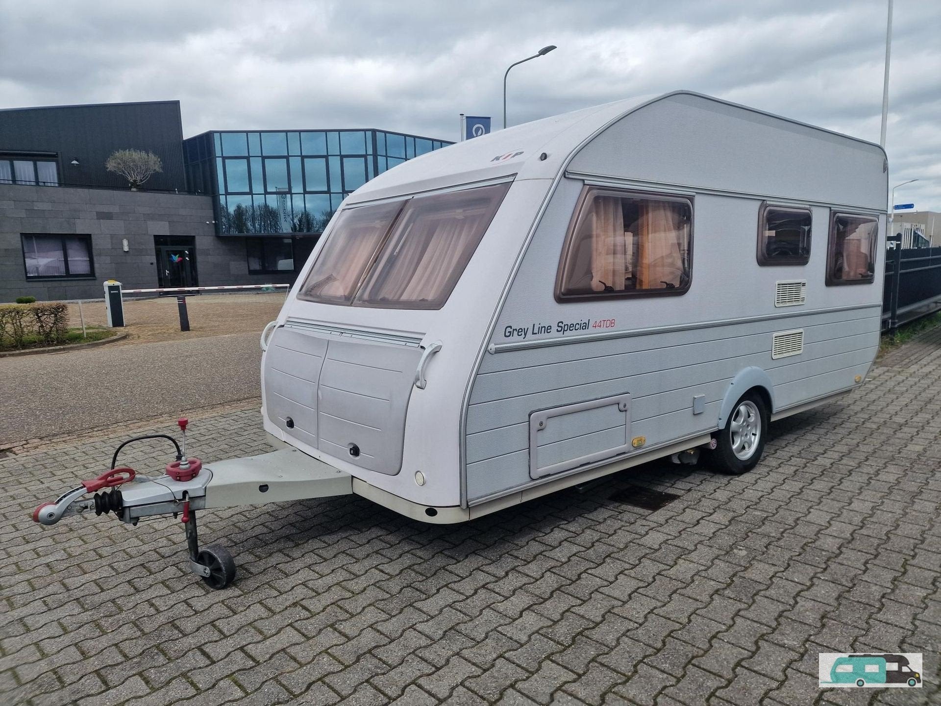 Kip greyline 44 TDB (bj 2004), Kip, Bedrijf, 6 tot 7 meter, Kachel
