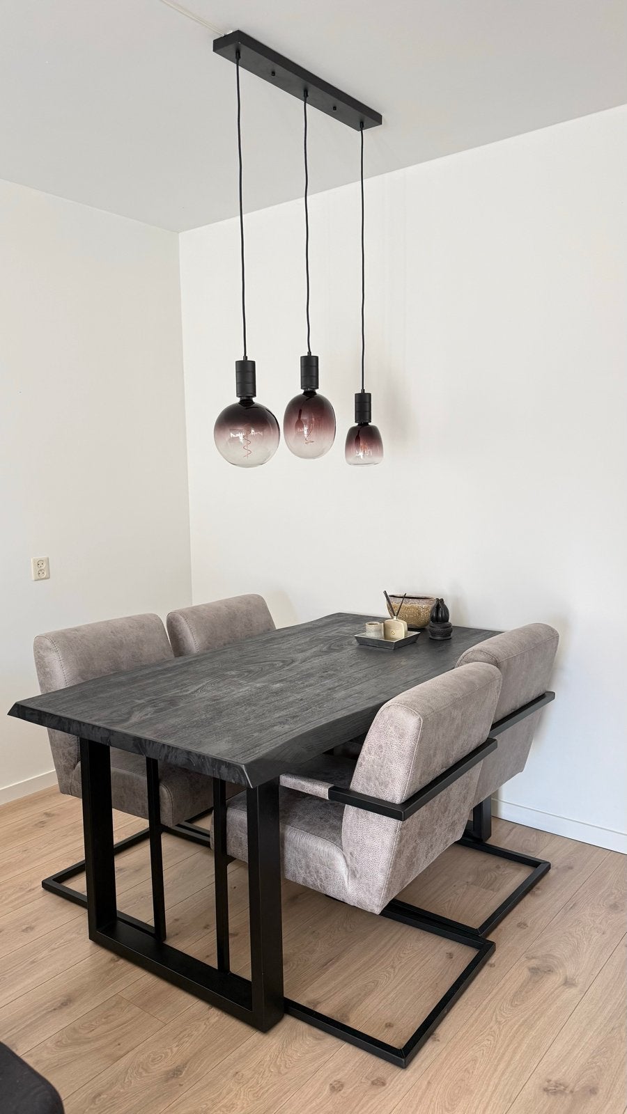 Moderne stoelen - Zwart/Grijs, Huis en Inrichting, Stoelen, Ophalen, Gebruikt, Zwart, Vier