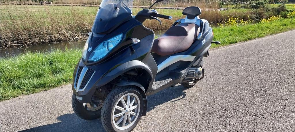 Piaggio mp3 300cc zeer goed onderhouden zeer zuinig!!, Ophalen, Zo goed als nieuw, Benzine, Overige modellen