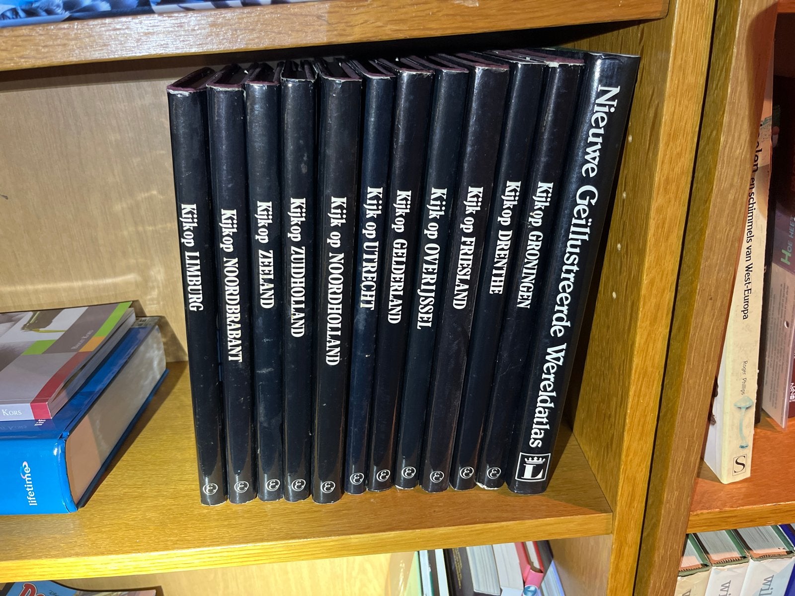 Kijk op Nederland & Nieuwe Geïllustreerde Wereldatlas, Boeken, Atlassen en Landkaarten, Overige atlassen, 2000 tot heden, Wereld