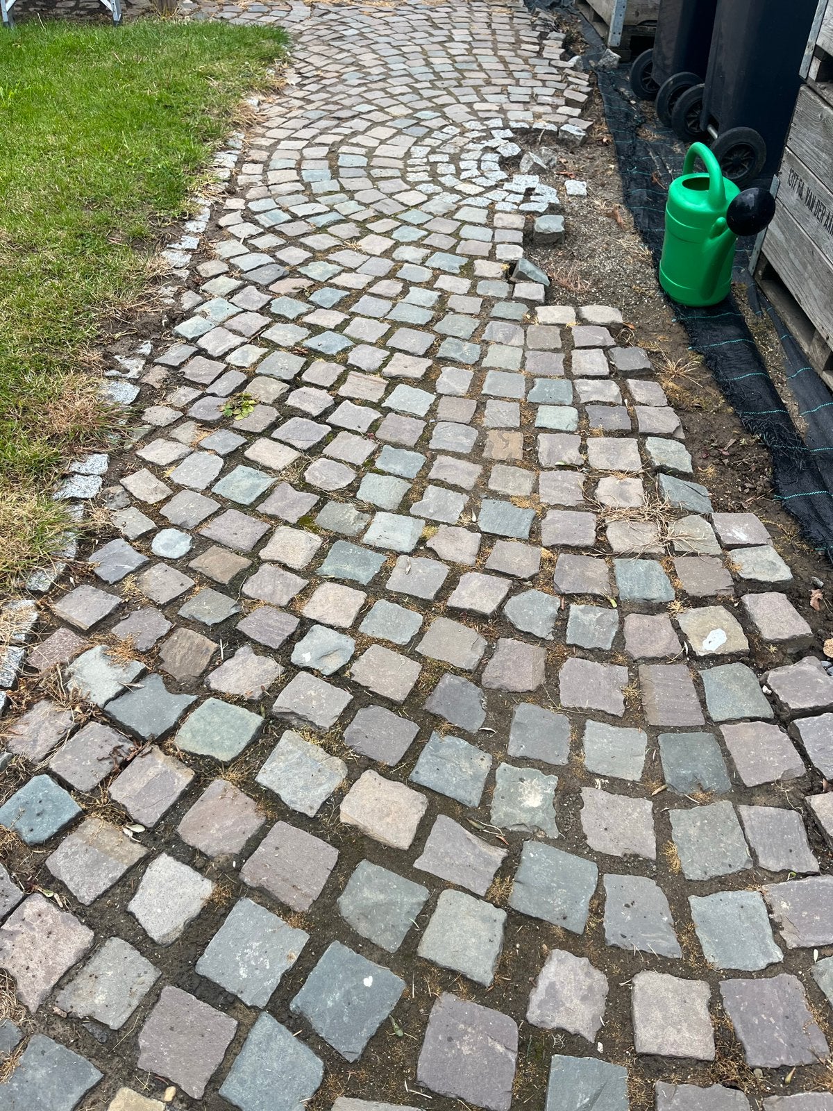 Gratis af te halen: Kinderkopjes bestrating (ca. 8m²), Gebruikt, Overige typen, Natuursteen, 5 tot 10 m²