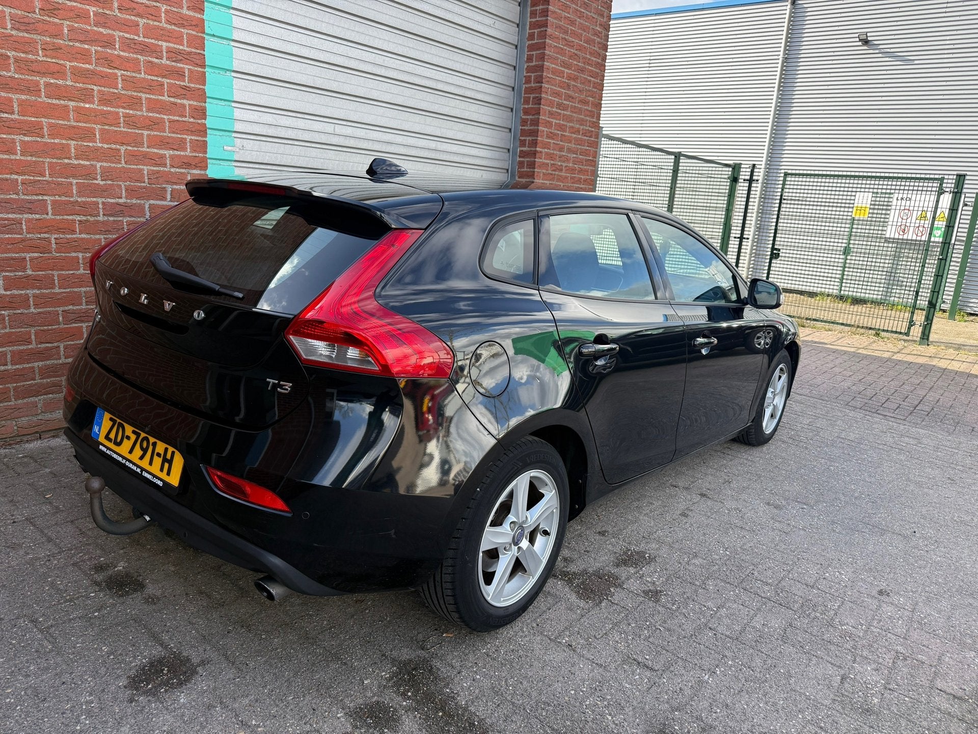 Volvo V40 1.6 T3 R-Design Bj:2013, Voorwielaandrijving, Gebruikt, 4 cilinders, 150 pk