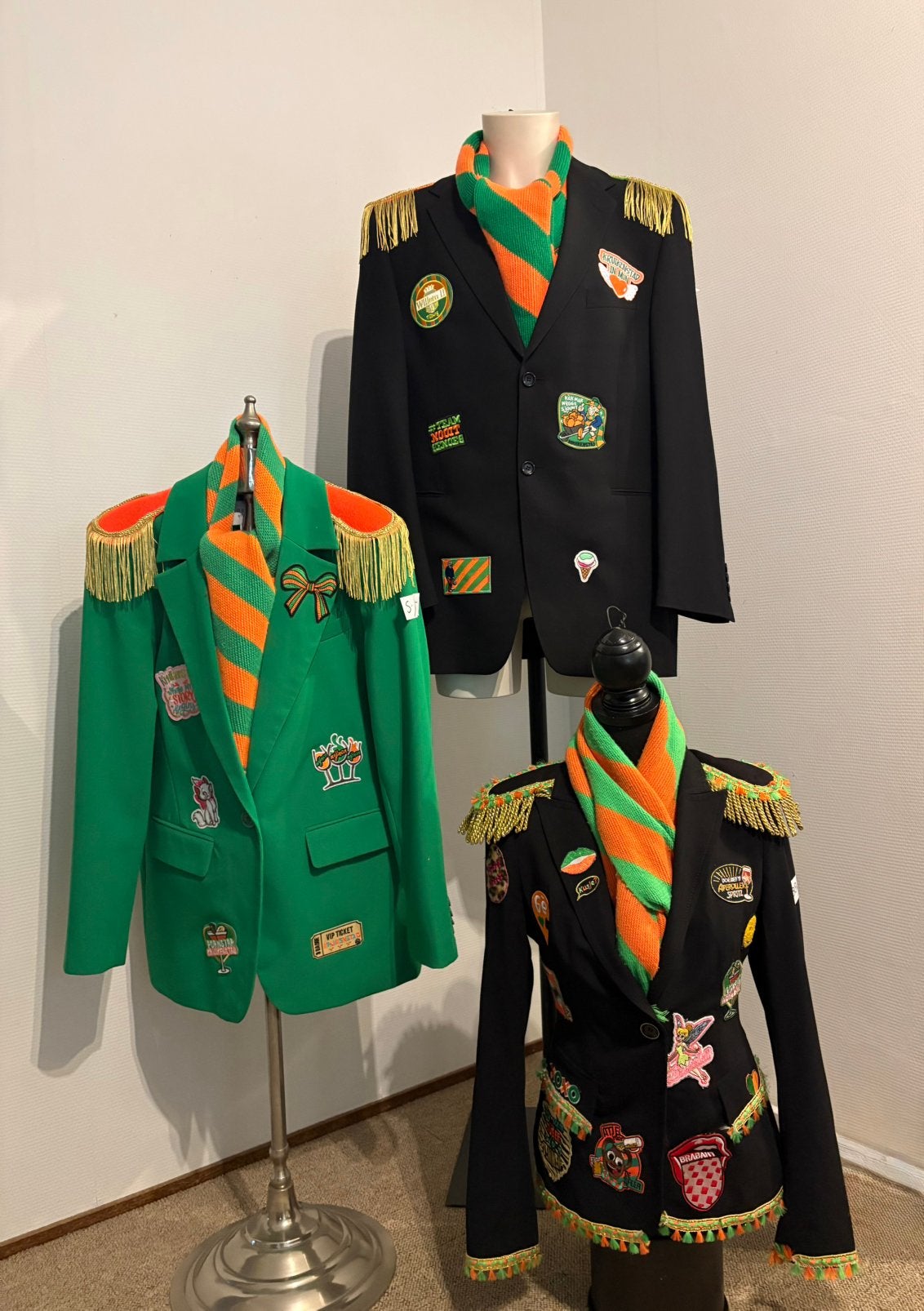 Kom jij een Kruikenstad Carnavals Jas passen! Embleem unisex, Kleding | Dames, Ophalen of Verzenden, Zo goed als nieuw, Maat 46/48 (XL) of groter