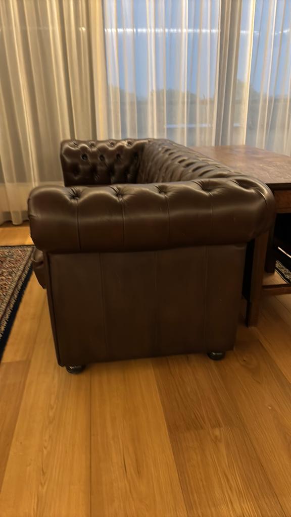 Bruin lederen chesterfield bank, Ophalen of Verzenden, Zo goed als nieuw, Rechthoekig, 125 cm of meer
