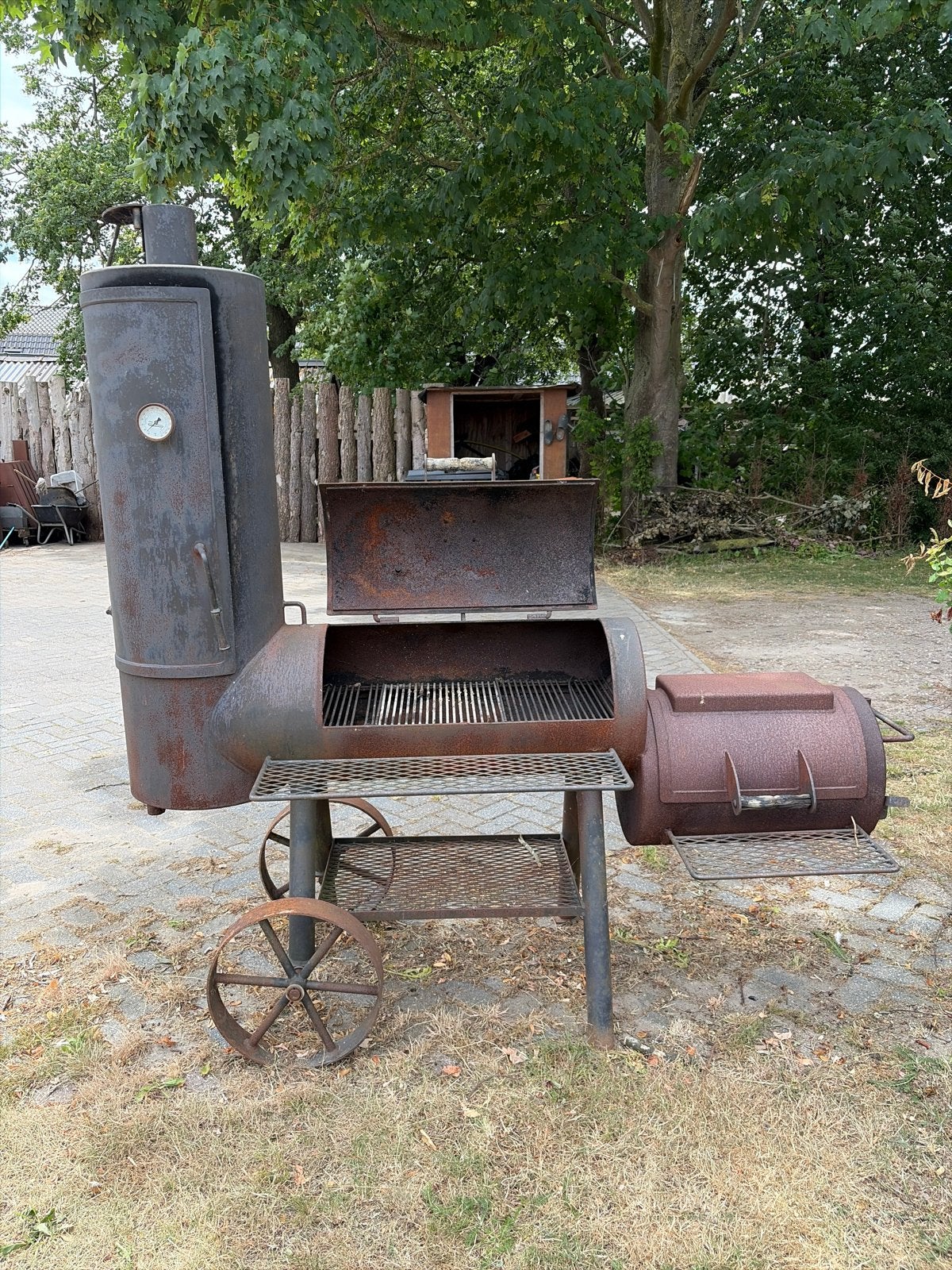 Grote robuuste BBQ Smoker - Perfect voor buiten koken, Ophalen, Gebruikt