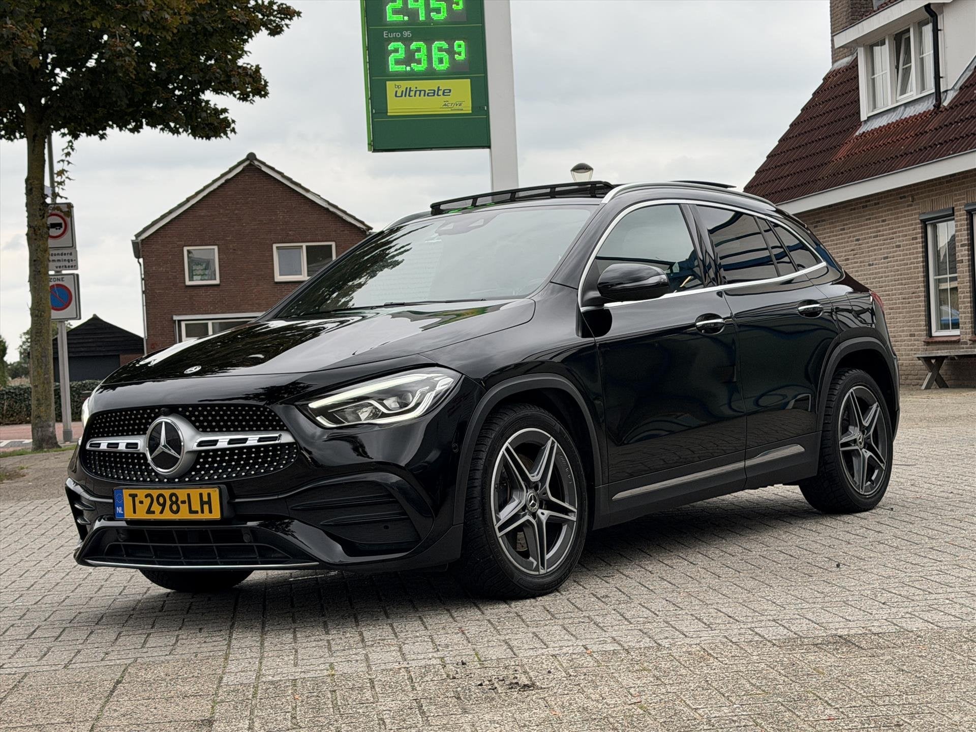 Mercedes GLA 250 4MATIC AMG Line / Panoramadak / Virtual Coc, Automaat, Gebruikt, Euro 6, 4 cilinders