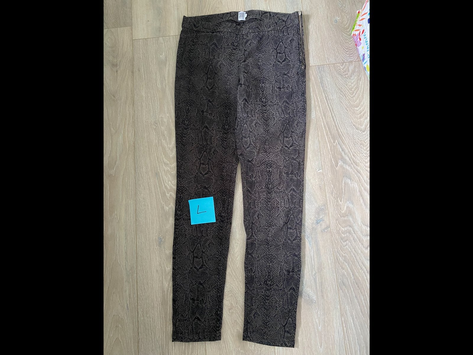 Stijlvolle broek met slangenprint - Maat L teab, Bruin, Maat 42/44 (L), Ophalen of Verzenden, Zo goed als nieuw