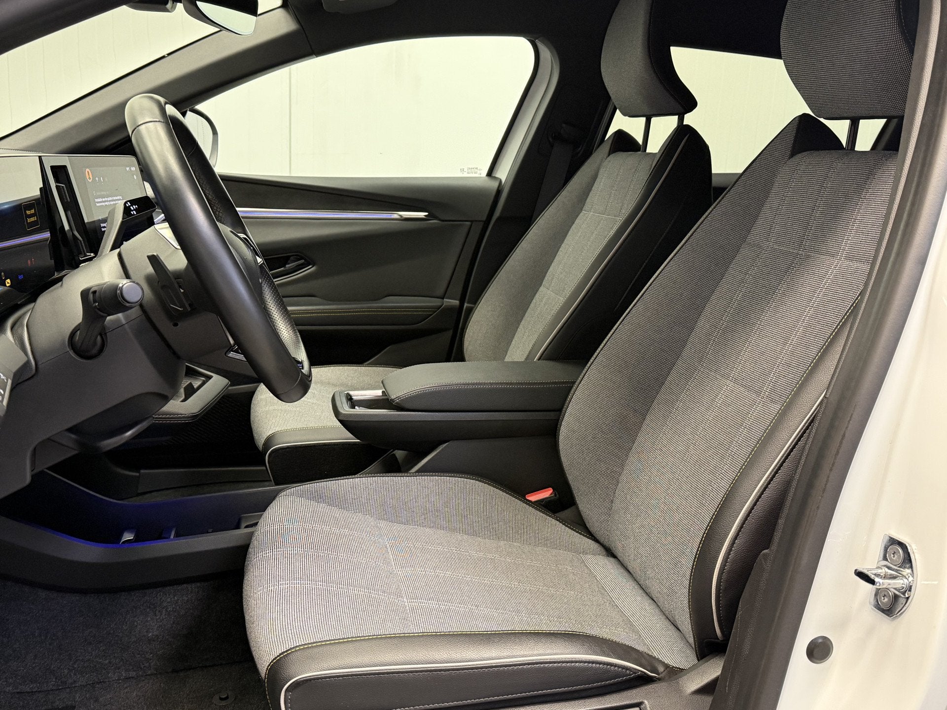Renault Mégane E-Tech EV40 Techno NAVI-CAMERA-PDC-AIRCO/ECC, 12 maanden, Stof, Gebruikt, Wit
