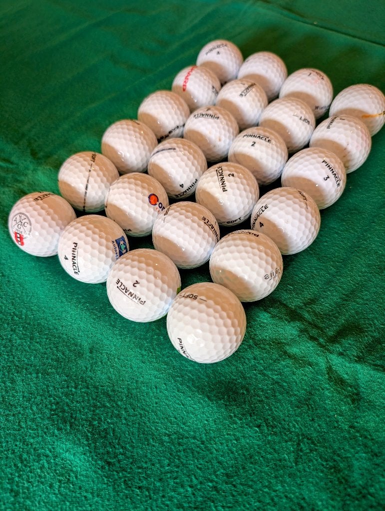24 Stuks Pinnacle Soft Golfballen, Sport en Fitness, Ophalen of Verzenden, Zo goed als nieuw, Bal(len), Overige merken