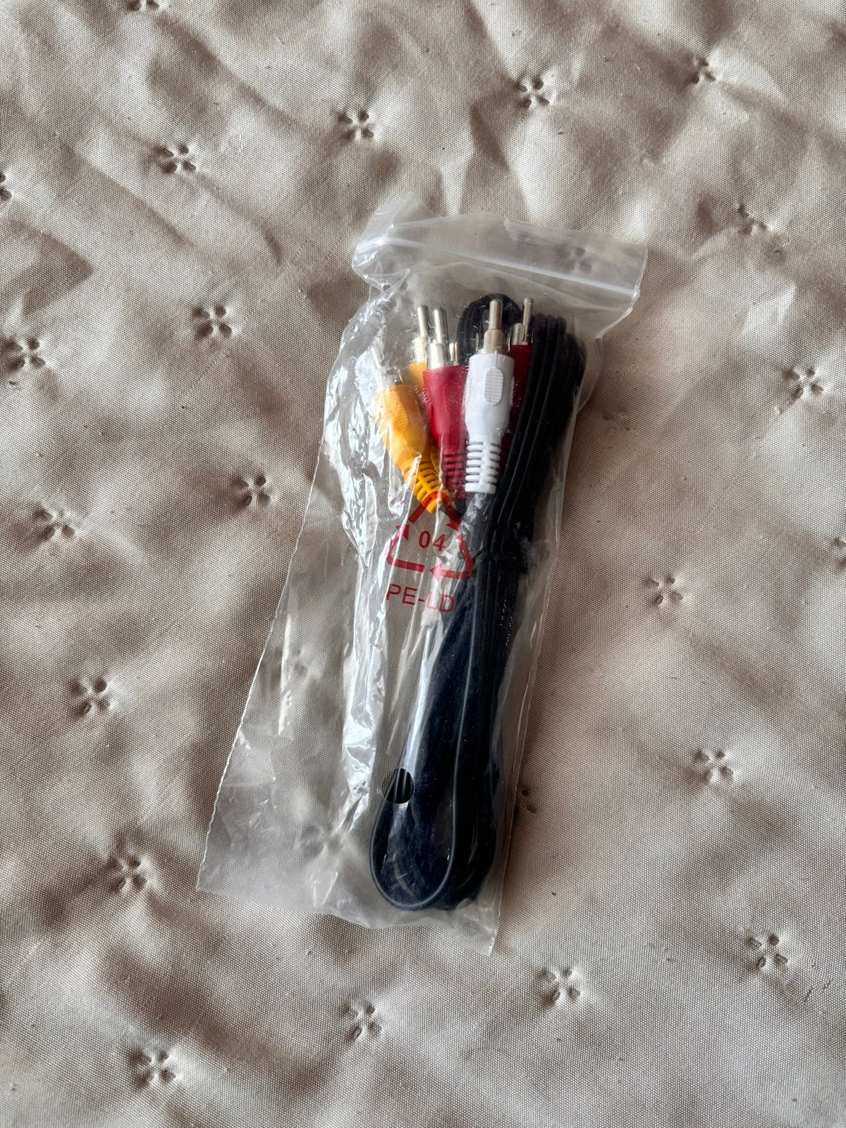 Nieuwe RCA Composiet Audio Video Kabel (AV-kabel), Audio, Tv en Foto, Audiokabels en Televisiekabels, Ophalen of Verzenden, Nieuw