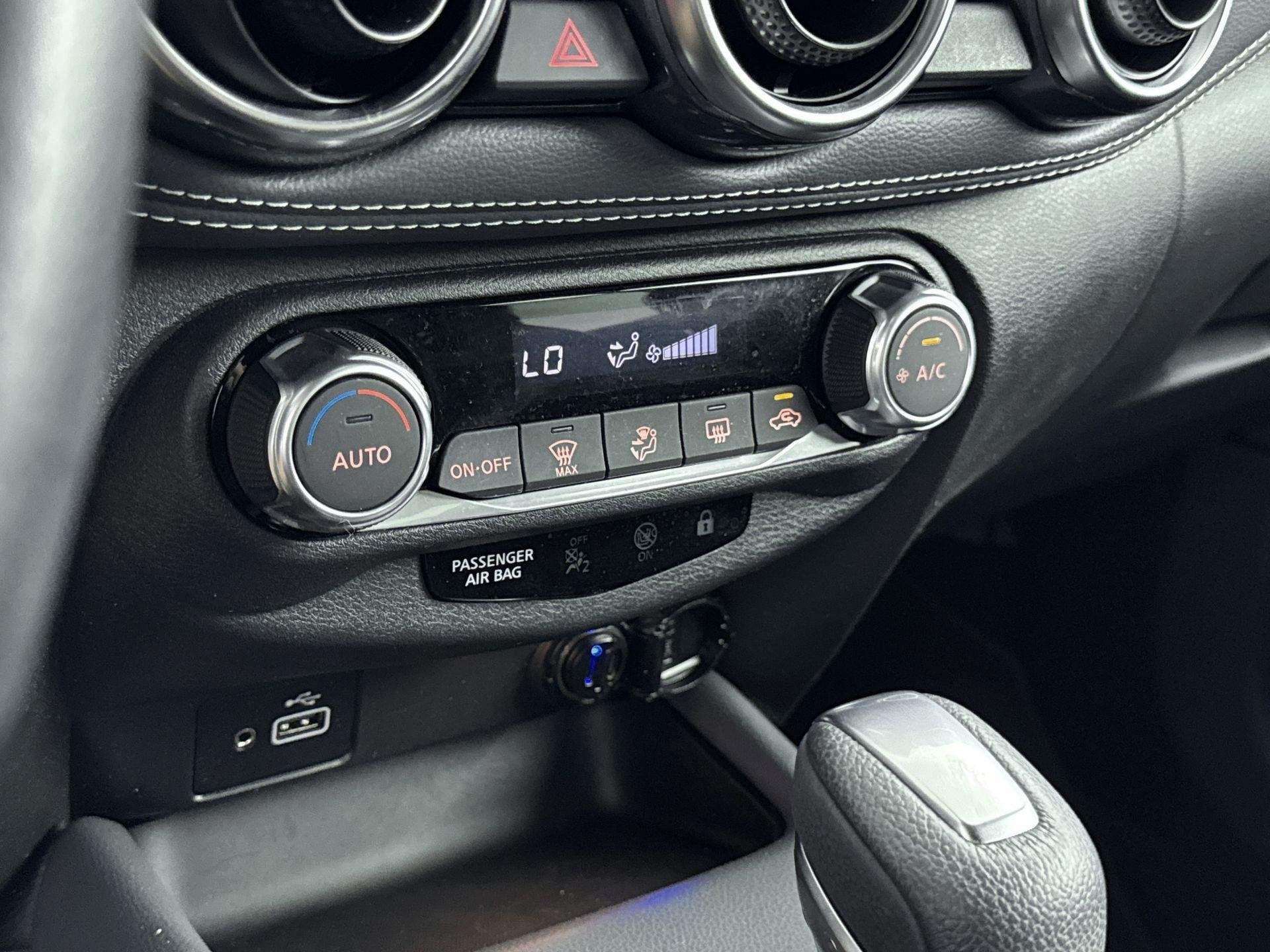 Foto 25 van Nissan Juke 1.0 DIG-T Tekna 114PK | Automaat | BOSE Audio |