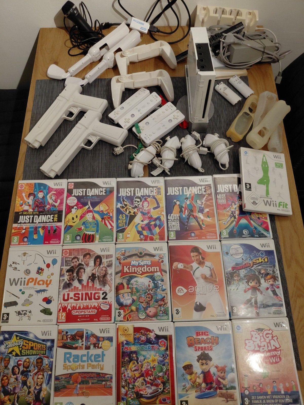 Complete Nintendo Wii Bundel met 16 Spellen en Accessoires, Spelcomputers en Games, Ophalen, Gebruikt, Overige genres, Eén computer