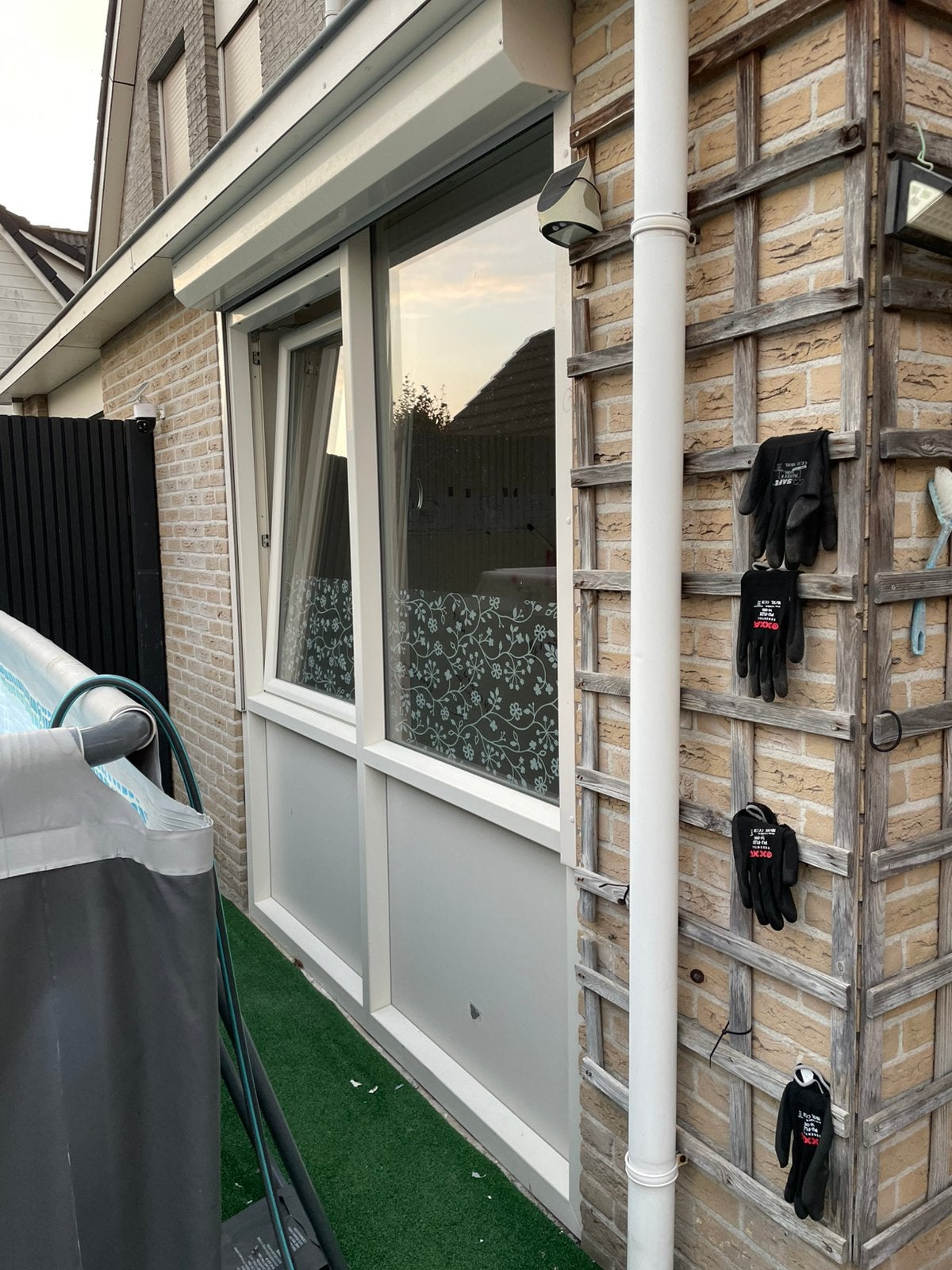 Rolluik elec 210br 150h, Ophalen, 200 cm of meer, Wit, 150 tot 200 cm