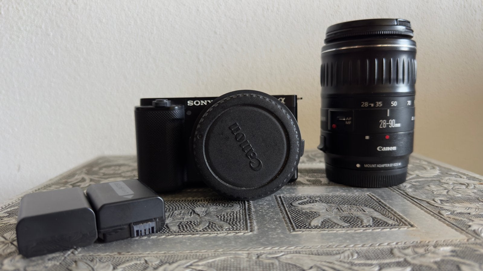 Sony ZV-E10 body met Canon EF 28-90mm lens en adapter, Gebruikt, Ophalen of Verzenden, Accu, Sony