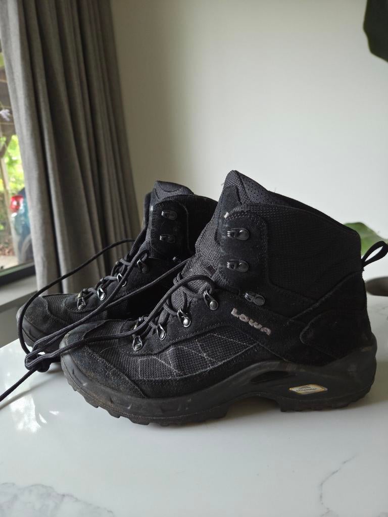 Lowa Wandelschoenen Zwart - Maat 44 zo goed als nieuw, Ophalen of Verzenden, Gebruikt, Schoenen
